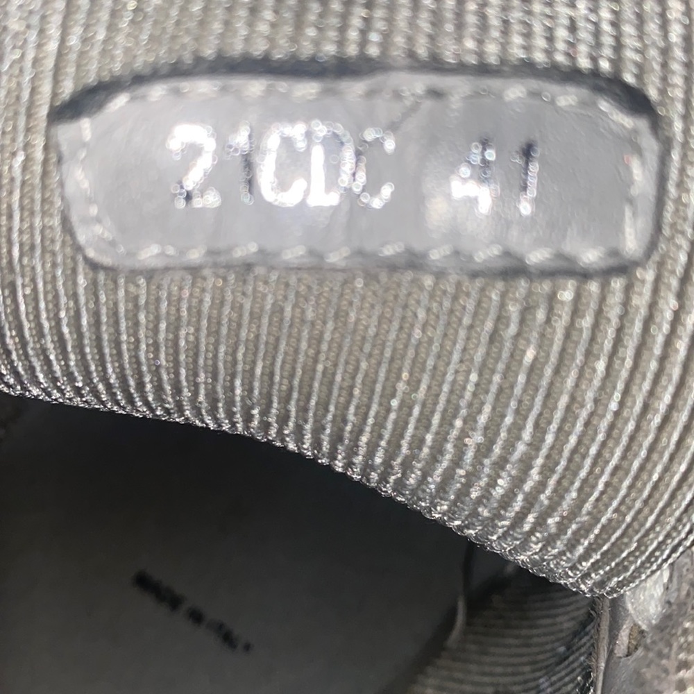 use shoe - Picture 6 of 6